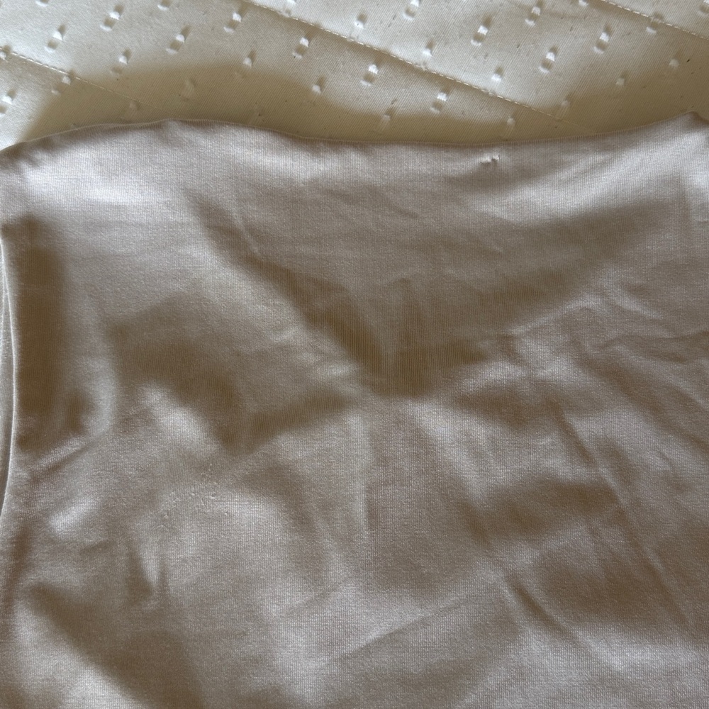 Abercrombie & Fitch Ruched Sleeveless Tank Top in Light Cream - Picture 5 of 6